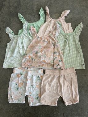 The Honest Company Mint Green & Blush Floral Girls' Tanks & Shorts 5T